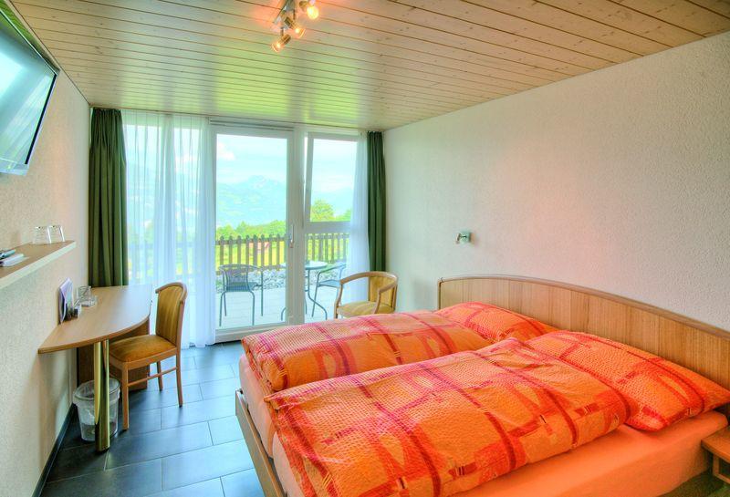 Chemihuette Hotel Aeschi Bei Spiez Exterior photo